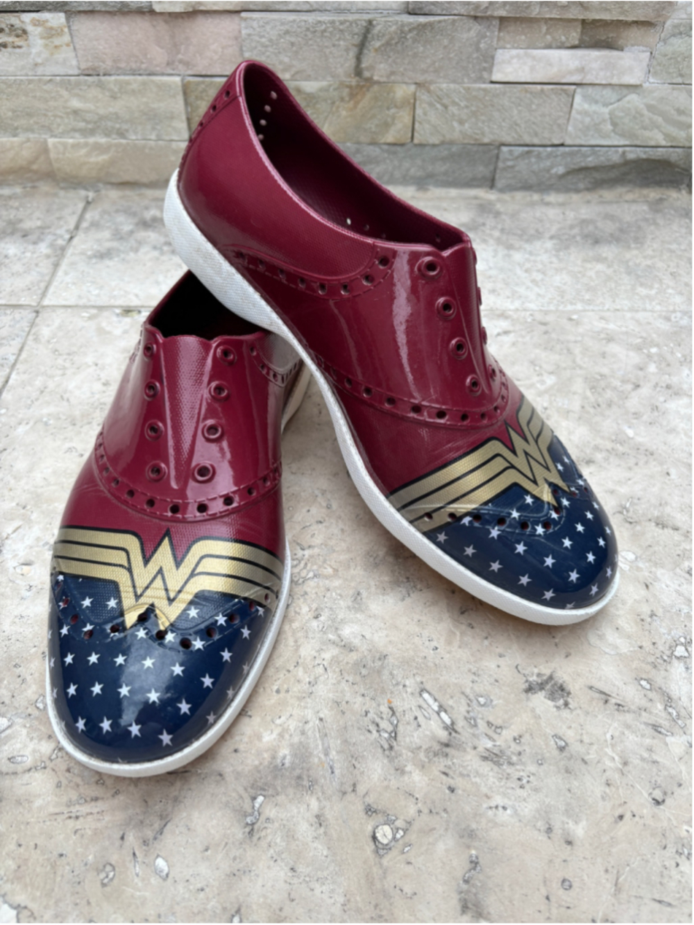 Biion Footwear Wonder Woman Golf Shoes Womens Size 8 Limited Edition Like New